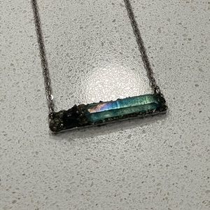 QUARTZ BAR NECKLACE | PROTECTION